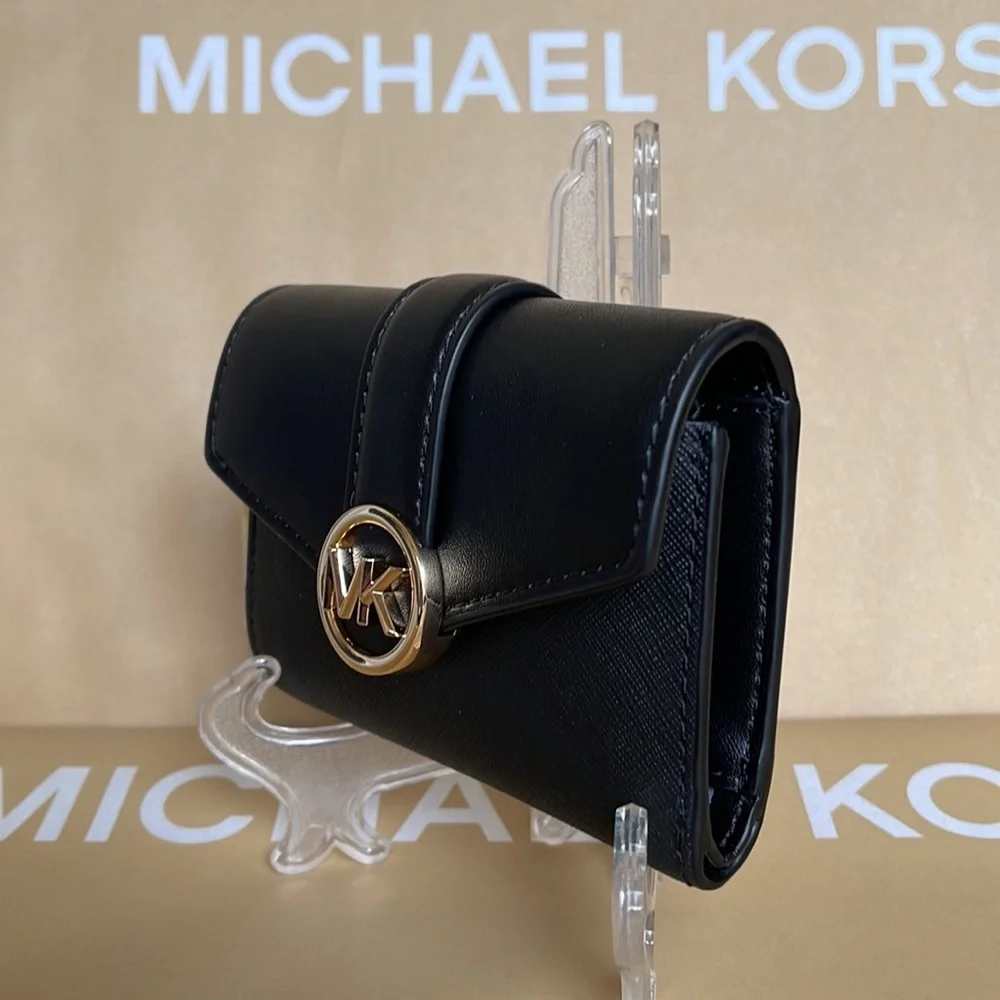 MICHAEL KORS CARMEN MEDIUM LOGO AND FAUX LEATHER WALLET BLACK